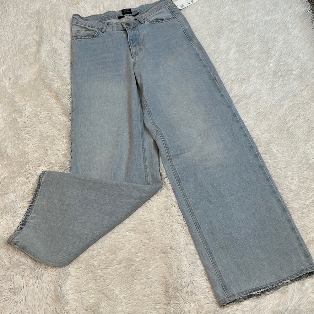🧚🏻‍♀️NWT BDG Urban Outfitters Dipped V Flare Jeans